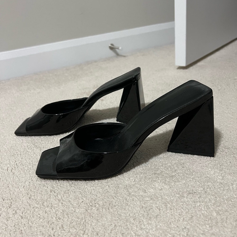 Oak and fort black heels